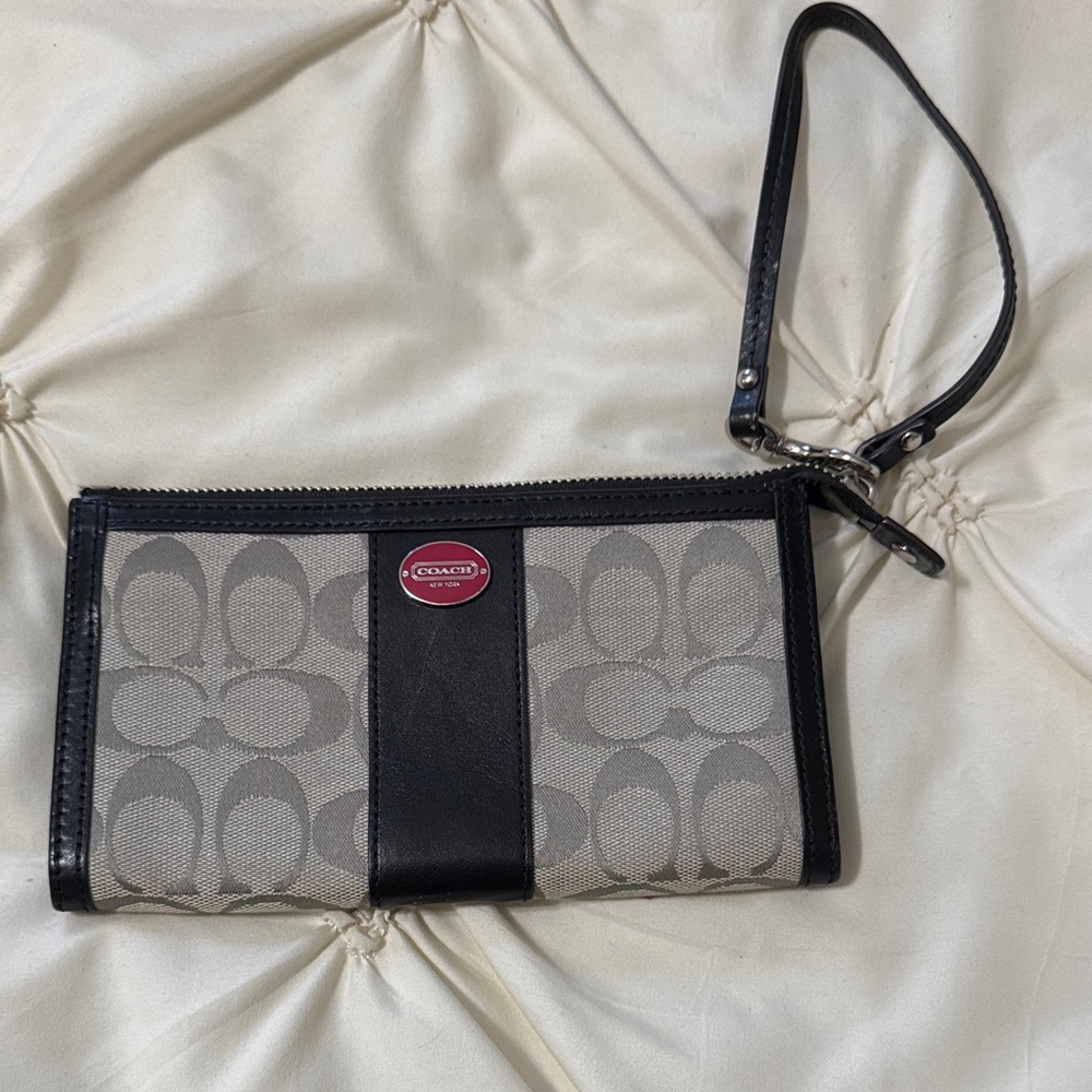 Coach Black and Cream Wristlet